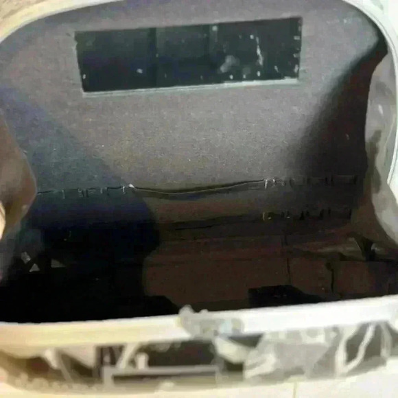 Vintage Travel Train Makeup case with claw closure - Picture 8 of 8